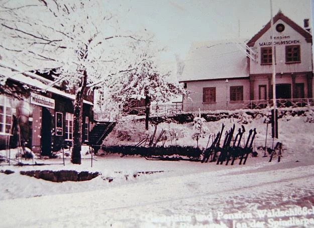 Gospoda Waldschlösschen w Hain(dziś Przesieka) w Karkonoszach. Odnaleziono tam polskie dzieła sztuki