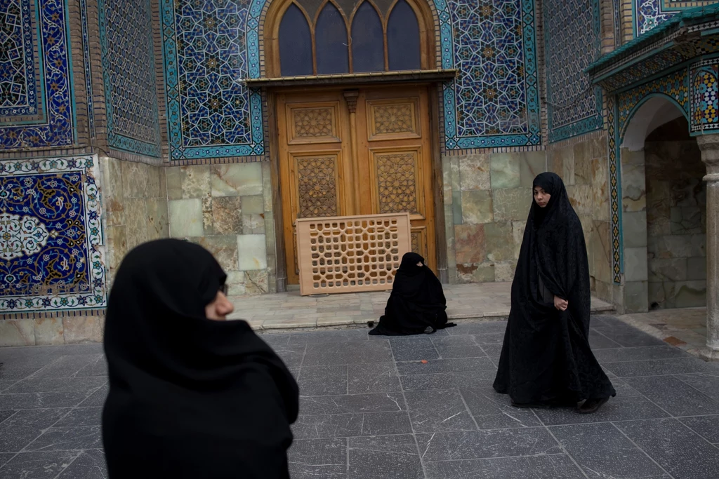 Iran. Na dziedzińcu meczetu Iran. Na dziedzińcu meczetu
