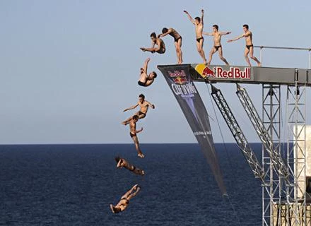Tak skacze Gary Hunt /fot. Red Bull Tak skacze Gary Hunt /fot. Red Bull
