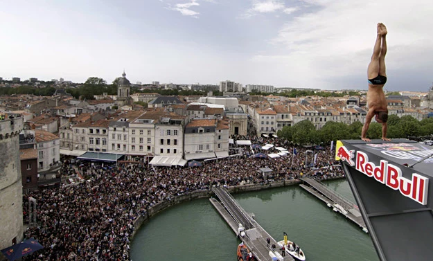 Red Bull Cliff Diving w La Rochelle, 2010 r. /fot. Red Bull Content Pool