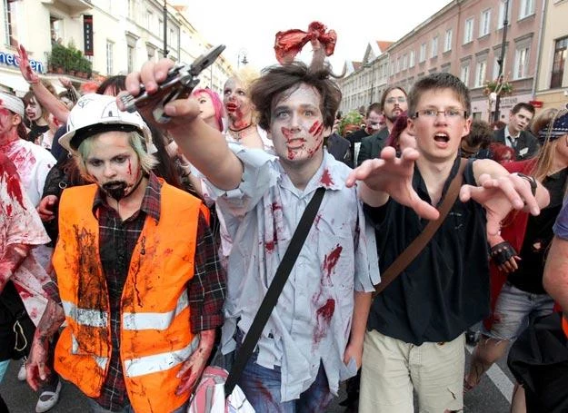 Zmasowany atak zombie na Warszawę