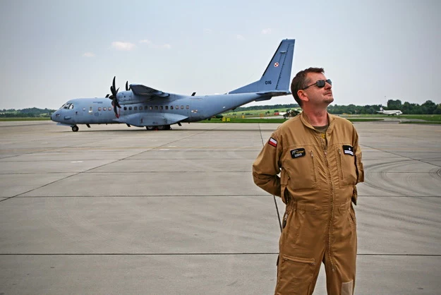 Mjr Krzysztof Dzido, pilot samolotu CASA C-295M