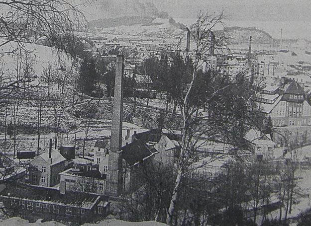 Boberhaus i fabryka chemiczna przed jej wybuchem w lutym 1945 r. /fot. ze zbiorów Lidii Sysak