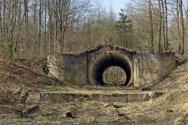 Schron typu "Granit" od strony ramp przeładunkowych