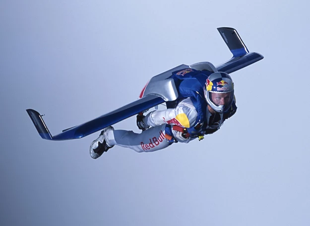 Felix Baumgartner podczas przelotu nad Kanałem La Manche /fot. Red Bull