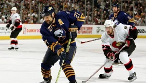 Teppo Numminen na taflach NHL spędzi jeszcze rok