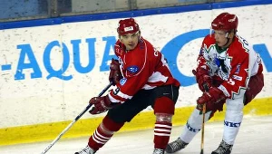 Damian Słaboń (z lewej) strzelił jedynego gola dla "Pasów"