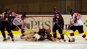 Arkadiusz Sobecki w bramce GKS-u Tychy, fot: Adam Jędrzejczyk