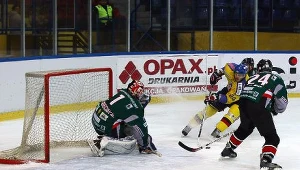 Bramkarz Naprzodu Michał Elżbieciak miał duży udział w pokonaniu Cracovii, fot: Tadeusz Bącal