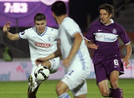 Jacek Bąk w barwach Austrii (z prawej) Jacek Bąk w barwach Austrii (z prawej)