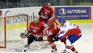 Dronia zabezpiecza bramkę Radziszewskiego. Fot. Tadeusz Bącal.