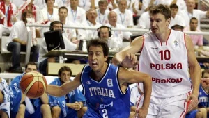 Adam Wójcik w starciu z Włochami na ME 2007