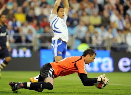 Jerzy Dudek nie uchronił Real od kompromitacji Jerzy Dudek nie uchronił Real od kompromitacji