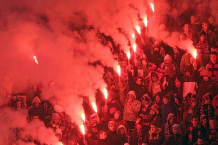 Za race odpalone przez kibiców Polonii zapłaci klub. Fot. Jerzy Kleszcz.