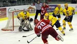 Jednym z atutów Adama Borzęckiego jest bardzo silny strzał, fot: Tadeusz Bącal