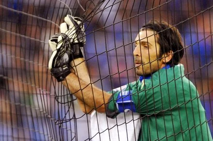 Gianluigi Buffon zostaje w Juventusie. Gianluigi Buffon zostaje w Juventusie.