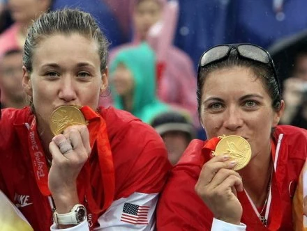 Z lewej Kerri Walsh Z lewej Kerri Walsh