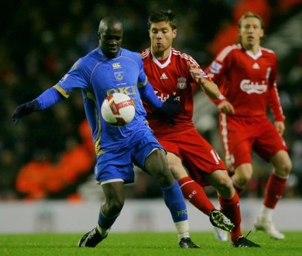 Lassana Diarra (L) przenosi się do Madrytu Lassana Diarra (L) przenosi się do Madrytu