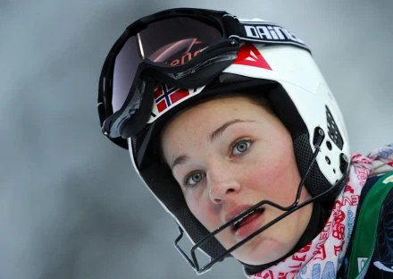 Jedna z trzech utalentowanych sióstr - Nina Jedna z trzech utalentowanych sióstr - Nina