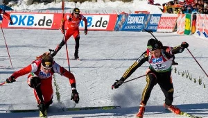 Christoph Stephan (z lewej) wyprzedził na finiszu Dominika Landertingera.