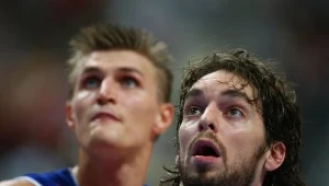 Andriej Kirilenko (L) i Pau Gasol - kandydaci na główne gwiazdy mistrzostw