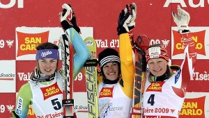 W środku Kathrin Hoelzl