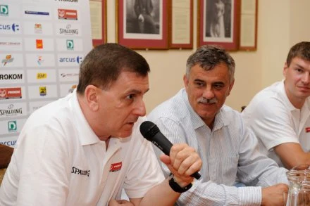 Muli Katzurin (na pierwszym planie) Muli Katzurin (na pierwszym planie)