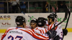Radość hokeistów Ciarko KH Sanok, fot: Adam Jędrzejczyk