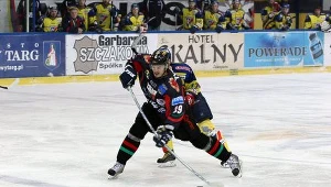 Frantiszek Bakrlik strzela gola zza niebieskiej linii, fot: Tadeusz Bącal