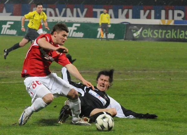 Piotr Ćwielong dał świetną zmianę w meczu z Polonią. Fot. Joanna Żmijewska.