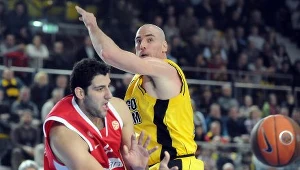 Pat Burke i spółka długo męczyli się w pierwszej rundzie play-off