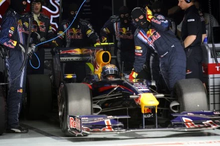 Za kółkiem Sebastian Vettel Za kółkiem Sebastian Vettel