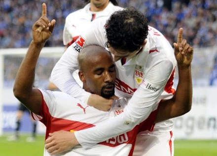 Przed chwilą Brazylijczyk Cacau dał prowadzenie VfB Stuttgart