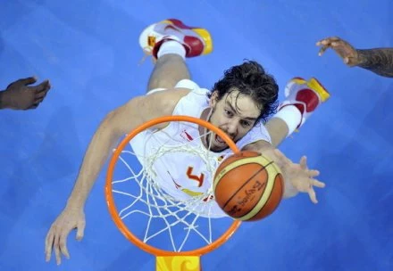 Pau Gasol w barwach reprezentacji Hiszpanii. Pau Gasol w barwach reprezentacji Hiszpanii.