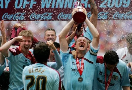 Tak cieszyli się piłkarze Burnley FC z awansu do Premier League Tak cieszyli się piłkarze Burnley FC z awansu do Premier League