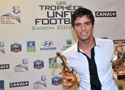 Gourcuff z nagrodą dla najlepszego piłkarza ligi francuskiej w sezonie 2008/2009 Gourcuff z nagrodą dla najlepszego piłkarza ligi francuskiej w sezonie 2008/2009