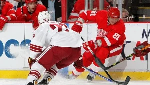 Marian Hossa (z prawej) opuścił Detroit Red Wings.