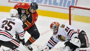 Antti Niemi w bramce Chicago Blackhawks.