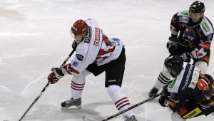 Mecz Cracovia - TKH: Pasiut ucieka Bombie. Fot. Krystian Góra.