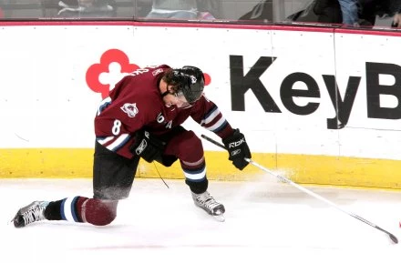 Wojtek Wolski strzelił dwa gole dla Colorado Avalanche. Wojtek Wolski strzelił dwa gole dla Colorado Avalanche.