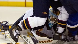 Ondrej Pavelec obronił 50 strzałów w meczu z Ottawa Senators.