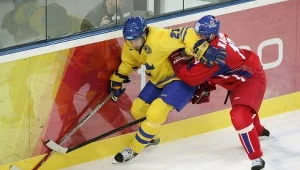Peter Forsberg (z lewej) nie zagra w tym sezonie w NHL.