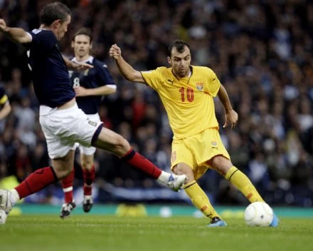 W żółtej koszulce gwiazda Macedonii - Goran Pandev W żółtej koszulce gwiazda Macedonii - Goran Pandev