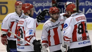 Hokeiści "Pasów" cieszyli się po siódmym zwycięstwie z rzędu/fot. Krystian Góra