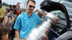 W sierpniu 2009 r. Mirosław Szatan przywiózł Puchar Stanleya do Bratysławy.