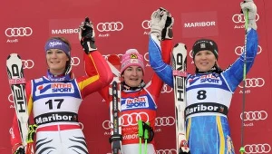 W środku Kathrin Zettel