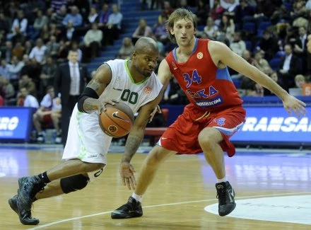 Omar Cook (Unicaja, z lewej) i Zoran Planinić Omar Cook (Unicaja, z lewej) i Zoran Planinić