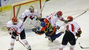 Martin Voznik pod bramką Comarch Cracovii. Fot: Tadeusz Bącal