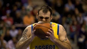 Ratko Varda (Asseco Prokom) i spółka będą gryźć parkiet w finale rozgrywek