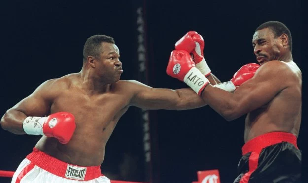 Larry Holmes (z lewej) zapracował na swój przyszły pomnik na ringu Larry Holmes (z lewej) zapracował na swój przyszły pomnik na ringu